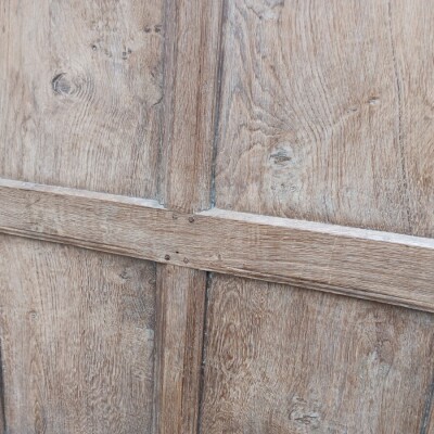 17th / 18th century oak paneling.