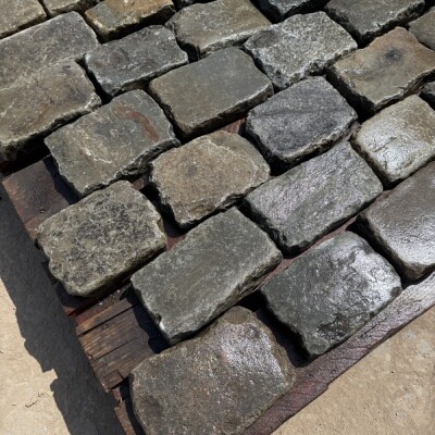 Reclaimed Sandstone Cobble Tops - Per SQM