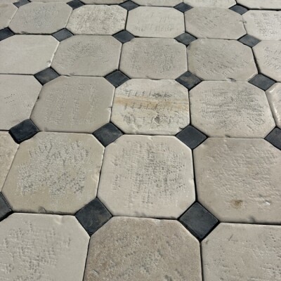 Reclaimed French Bourgogne limestone in Small Cabochon 