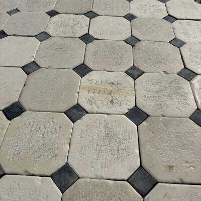 Reclaimed French Bourgogne limestone in Small Cabochon 
