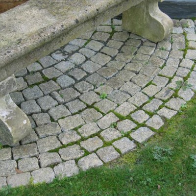 Pavés granit 10 X 10cm / small format antique granite cobbles, setts POA