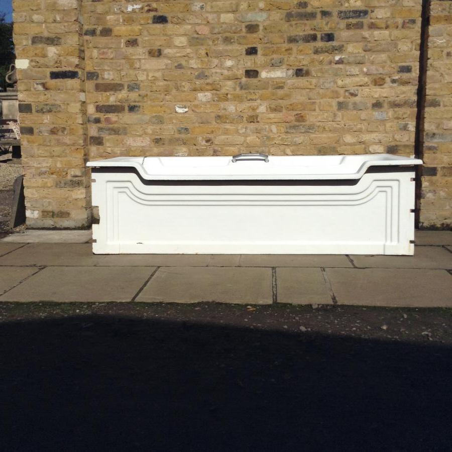 An Art Deco Bath