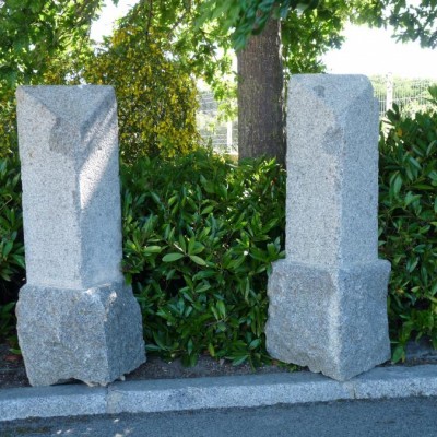 borne granit / antique French granite posts POA