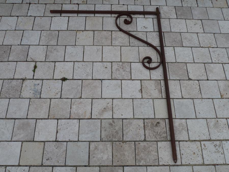 Antique &amp; Reclaimed potence en fer forge / antique wrought iron support