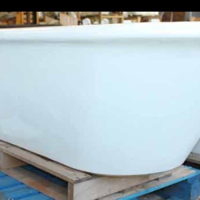 Reclaimed fireclay bath of generous proportions