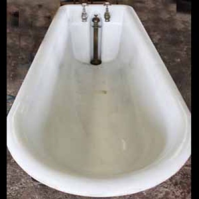 Reclaimed cast iron plunger bath
