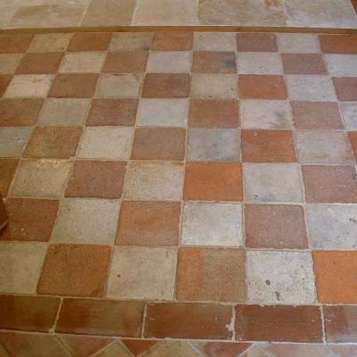 Carrelage terre cuite damier - checked antique terracotta tile POA
