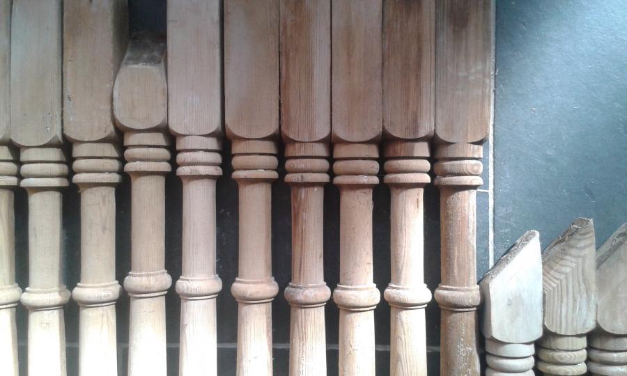 For Sale Victorian staircase spindles SalvoWEB UK